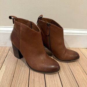 Size 8.5 women’s boots